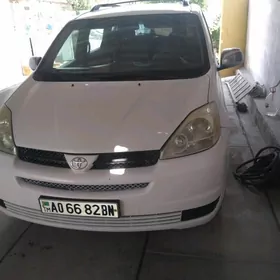 Toyota Sienna 2004