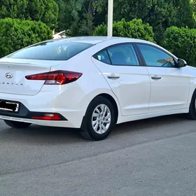 Hyundai Elantra 2020