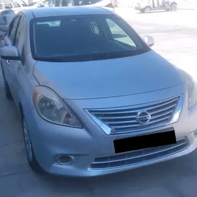 Nissan Versa 2012