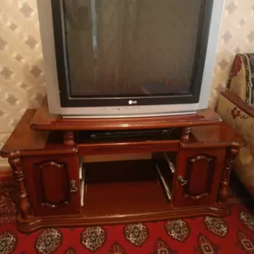 телевизор с полкой