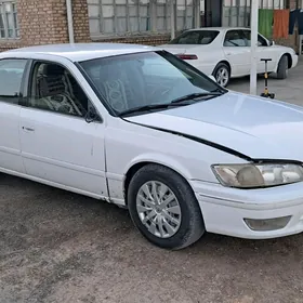 Toyota Camry 2001