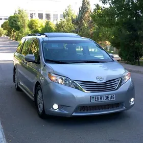 Toyota Sienna 2012