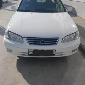 Toyota Camry 1999
