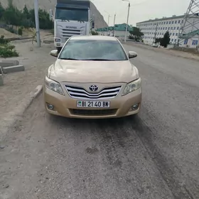 Toyota Camry 2010