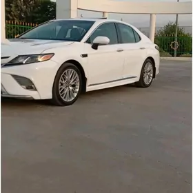 Toyota Camry 2018