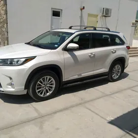 Toyota Highlander 2019