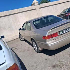 Toyota Camry 2001