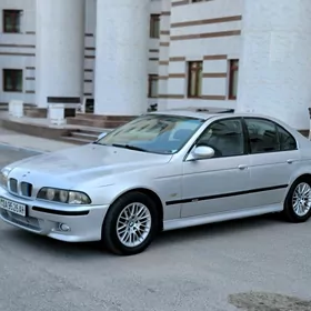 BMW E39 2001