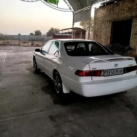 Toyota Camry 2000