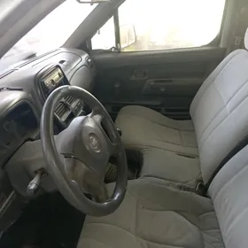 Nissan Navara 2004