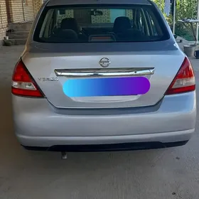 Nissan Versa 2011