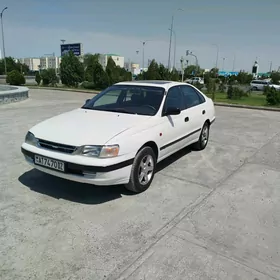 Toyota Carina 1995