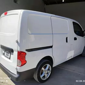 Nissan NV200 2021