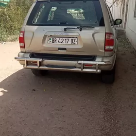 Nissan Pathfinder 2001