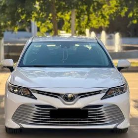 Toyota Camry 2020