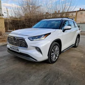 Toyota Highlander 2021