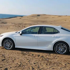 Toyota Camry 2021