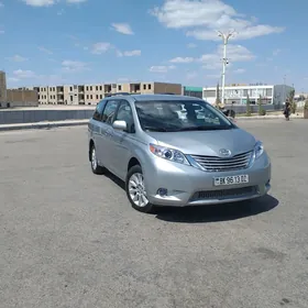 Toyota Sienna 2015