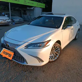 Lexus ES 350 2021