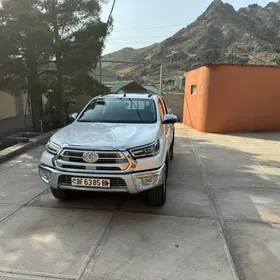 Toyota Hilux 2022