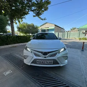 Toyota Camry 2019