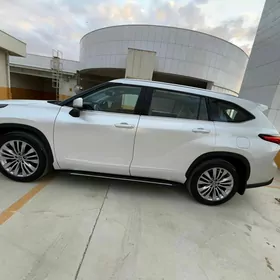 Toyota Highlander 2022