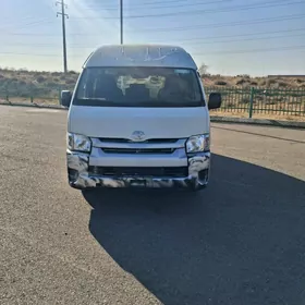 Toyota Hiace 2025