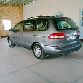 Toyota Sienna 2000