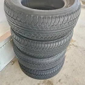Dunlop teker R17 265/65