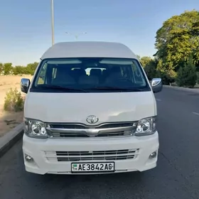 Toyota Hiace 2010