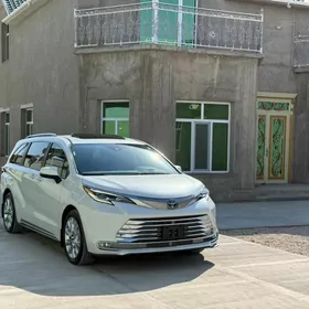 Toyota Sienna 2022