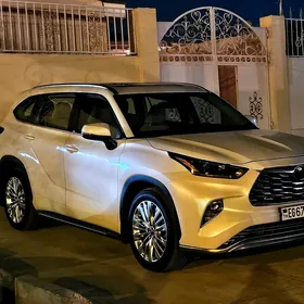 Toyota Highlander 2020