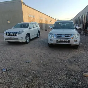 Mitsubishi Pajero 2014