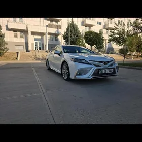 Toyota Camry 2020