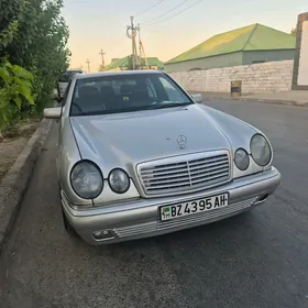 Mercedes-Benz E320 1996