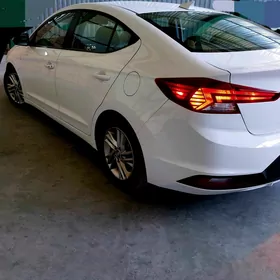 Hyundai Elantra 2019