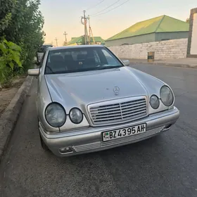 Mercedes-Benz E320 1996