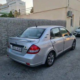 Nissan Tiida 2006