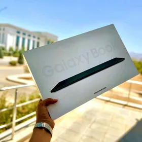 Galaxy Book 3 / i7 / RTX 4050
