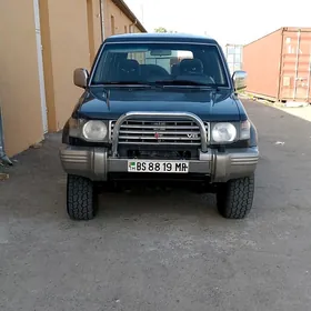 Mitsubishi Pajero 1993