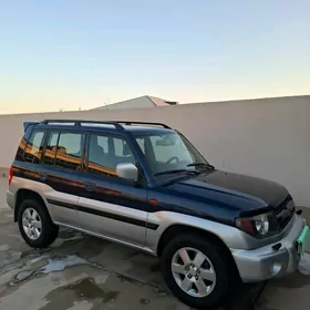 Mitsubishi Pajero 2000