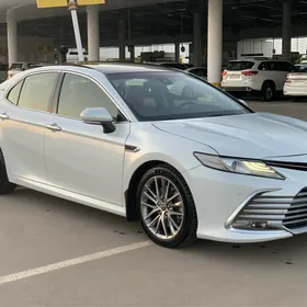 Toyota Camry 2023