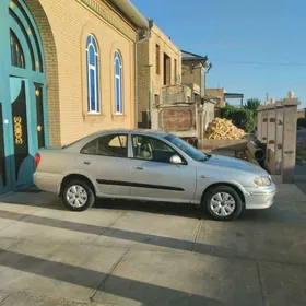 Nissan Sunny 2004