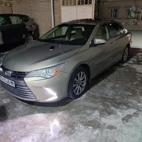 Toyota Camry 2016