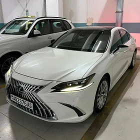 Lexus ES 350 2023