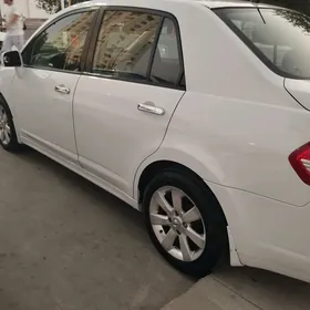 Nissan Versa 2010