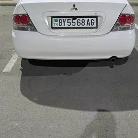 Mitsubishi Lanser 2005