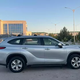 Toyota Highlander 2020
