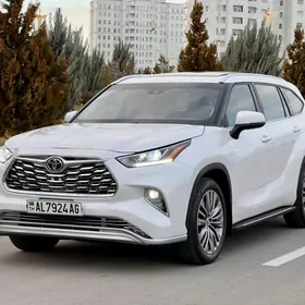Toyota Highlander 2021