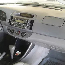 Toyota Camry 2004